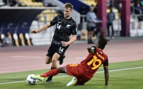 Andre de Jong in action for New Zealand All Whites v Papua New Guinea