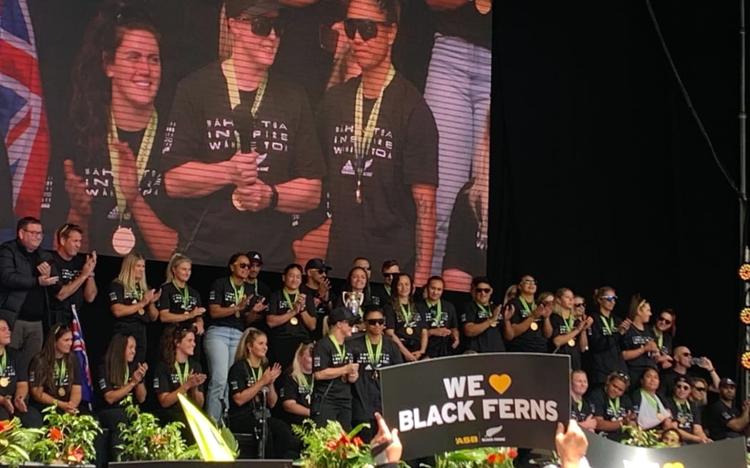 Fans greet Black Ferns in Auckland