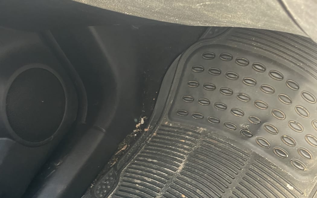 A woman's son was unable to do his restricted driver's license test as VTNZ Mt Wellington said the car was too dirty and it was a health and safety issue.