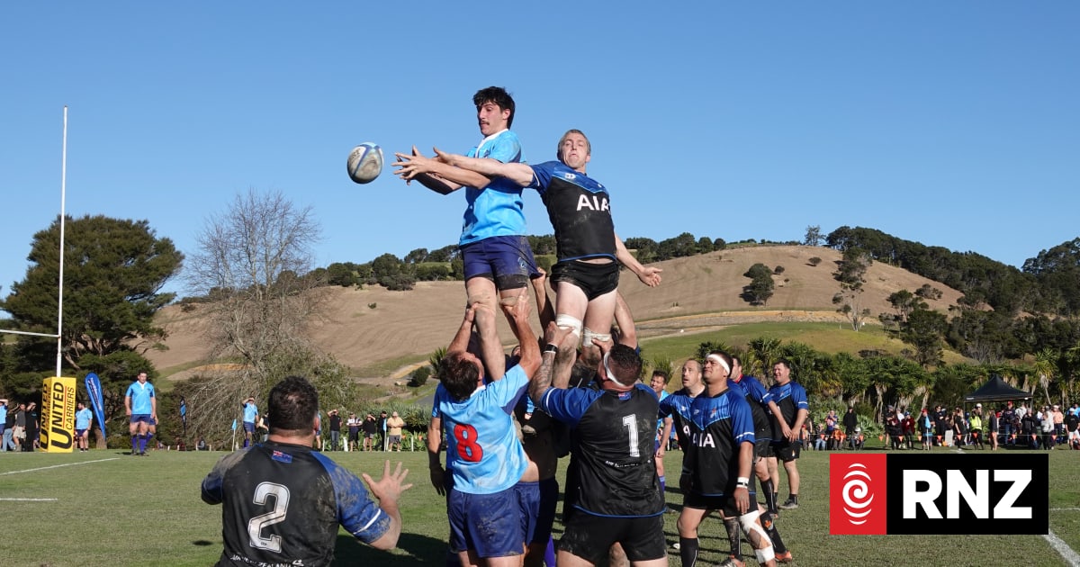 In photos: MPs, sports stars and hāngī chef rumble in Russell
