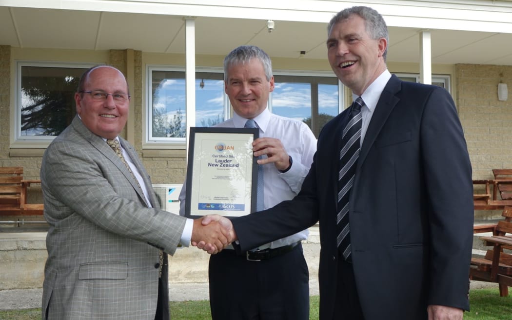 Left to right - John Morgan, CEO of NIWA, Dr Greg Bodeker, GRUAN co-chair, and Peter Lennox, CEO of Metservice.
