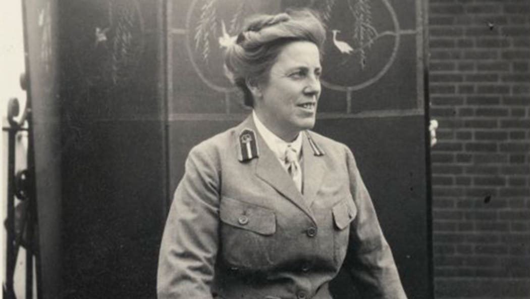 Dr Agnes Bennett OBE c. 1916.