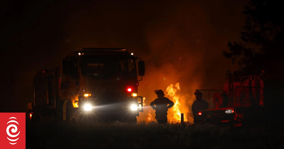 Weather live: Fire destroys Kaikōura homes, roads closed in wild weather hitting NZ