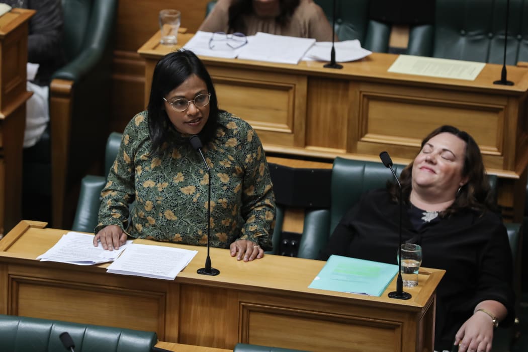 Vanushi Walters debates while Rachel Boyack enjoys a joke