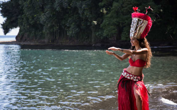 Tahitian expert dancer, Poemoana.