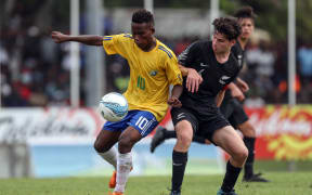 Raphael Le'ai competes for the ball during the OFC Under 16 Championship in 2018.