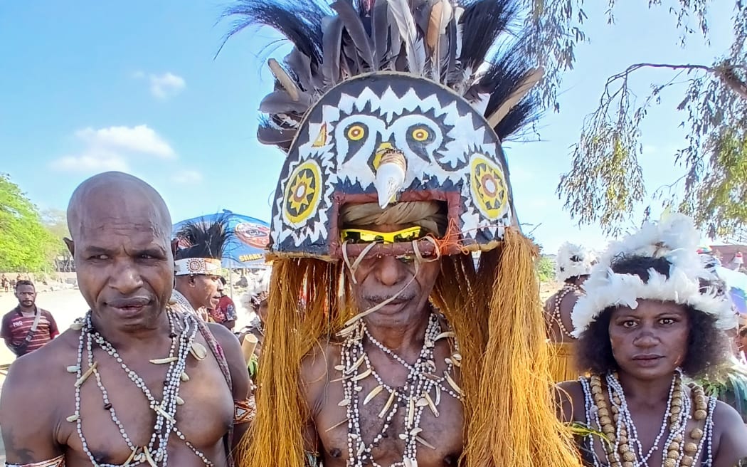 The air was filled with patriotic spirit as students across the country sang the national anthem in their own languages, symbolising PNG’s rich cultural diversity.
