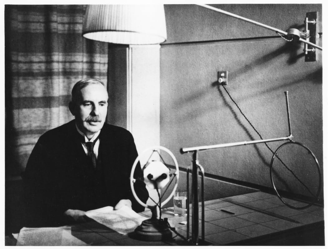 New Zealand atomic physicist Ernest Rutherford during a visit home to New Zealand in 1926. Photograph by courtesy of the Cawthorn Institute, Nelson, New Zealand.