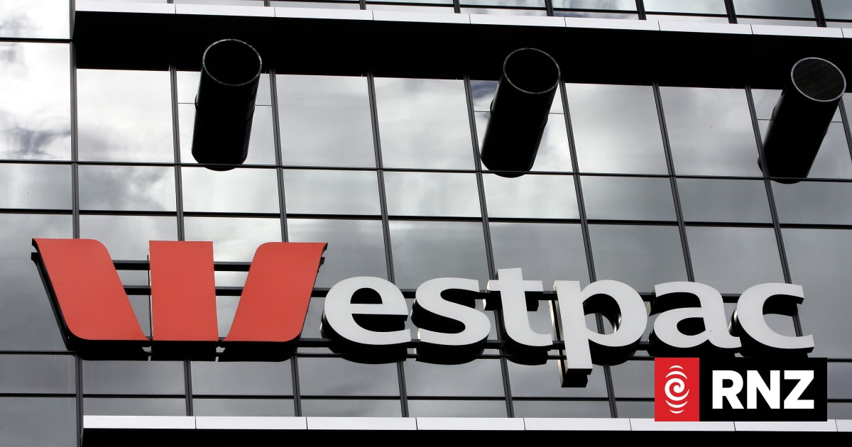 Westpac lifts floating rates