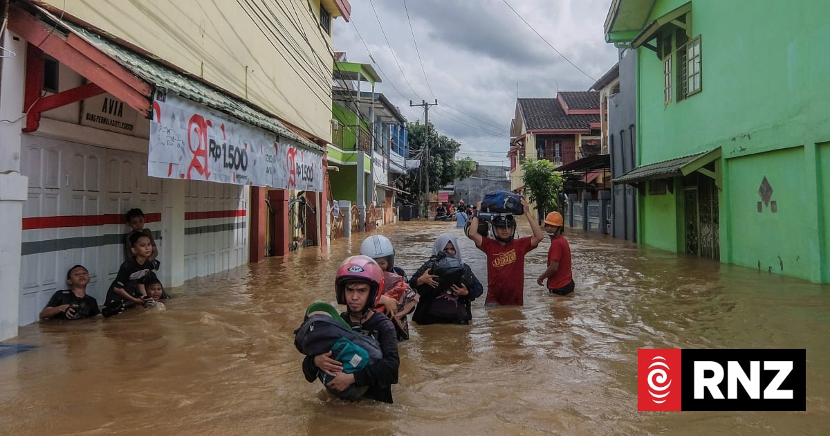 Indonesia death toll from floods, landslides climbs to 68 | RNZ