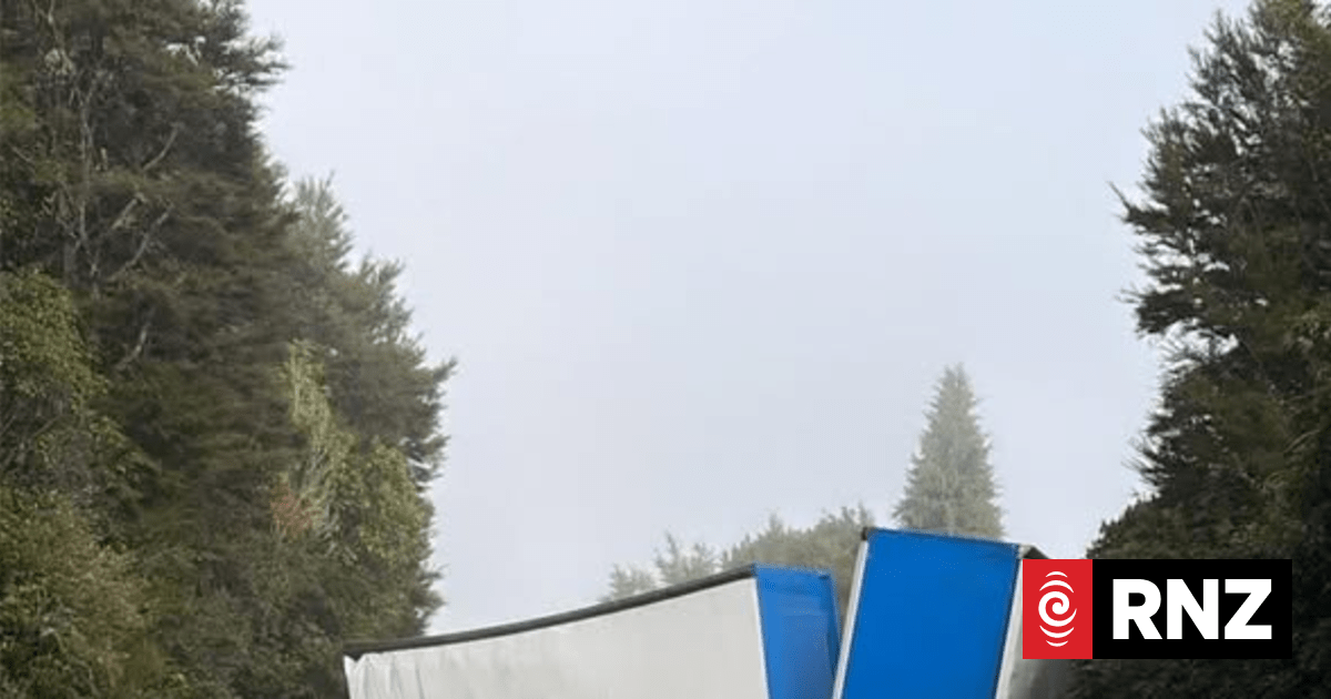 SH6 south of Murchison closed for hours after truck crash