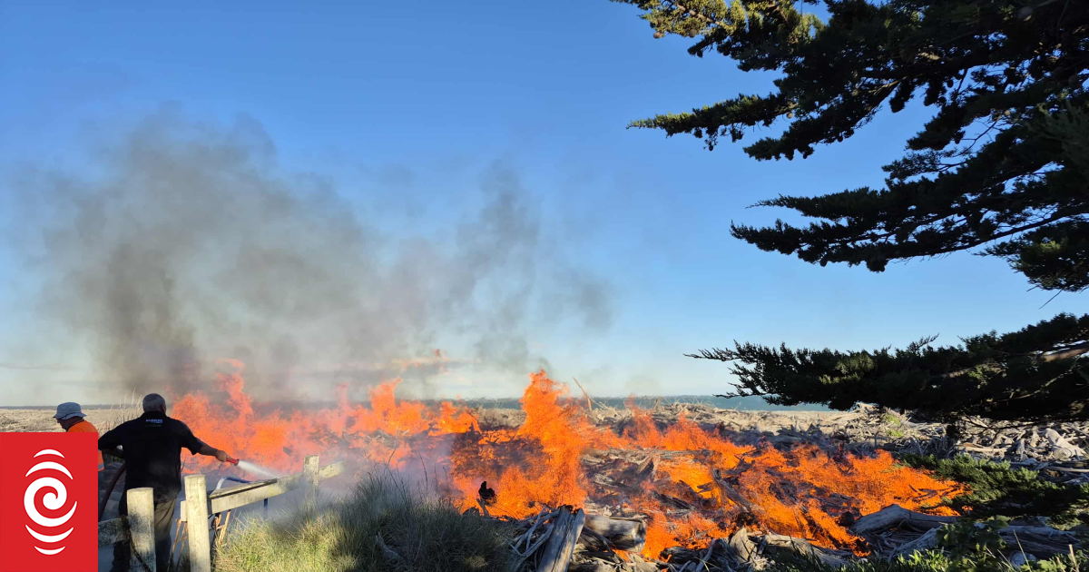 Live: Fires, flooding and flight cancellations as wild weather hits NZ