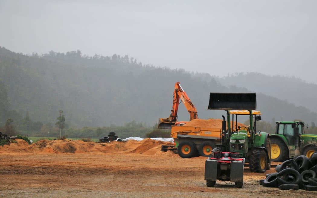Composting barn near Karamea - Country Life