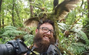 Sirocco gets close with another photographer.