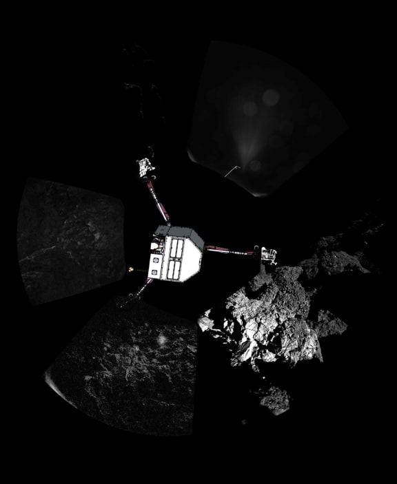 This collection of frames shows a 360º view of the surface of the comet - with a sketch of the lander superimposed on top.
