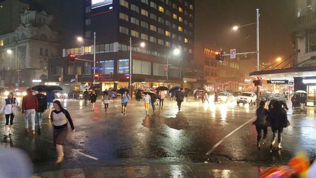Rain hits Auckland - Cyclone Debbie remnants
