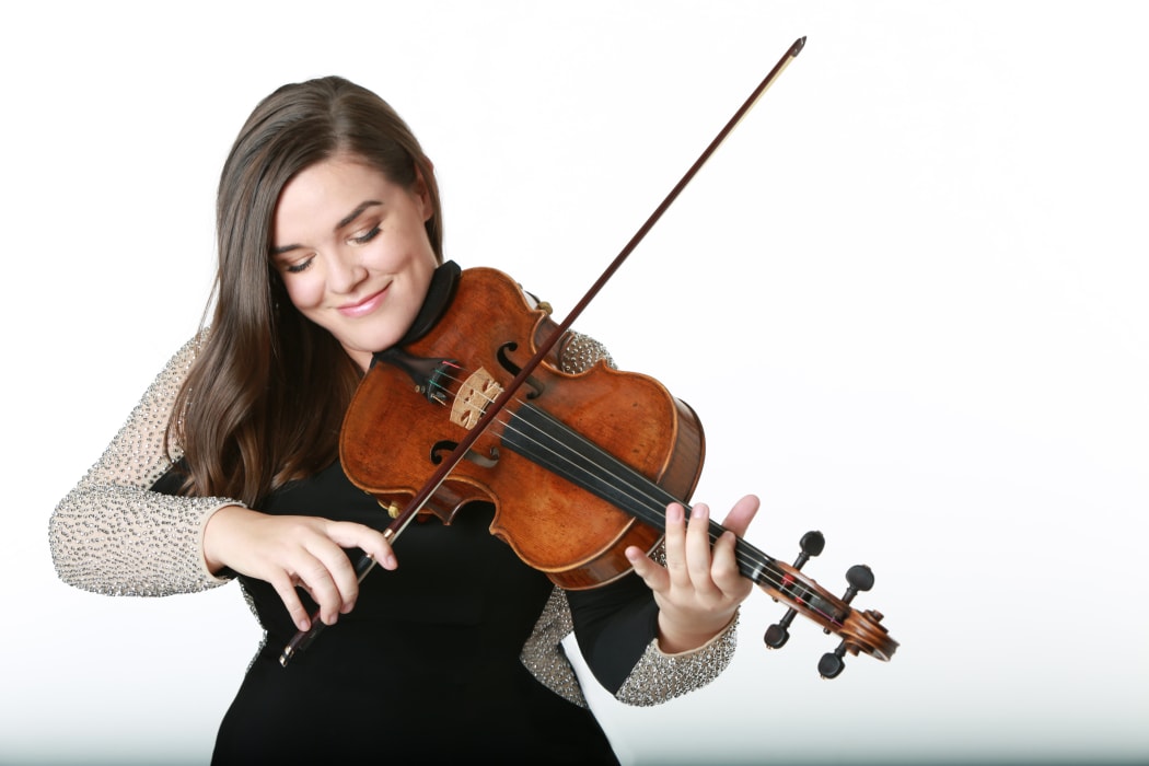 Jennifer Stumm and her Gasparo da Salò viola, c 1590
