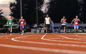 Banuve Tabakaucoro streaks to victory in the men's 100m