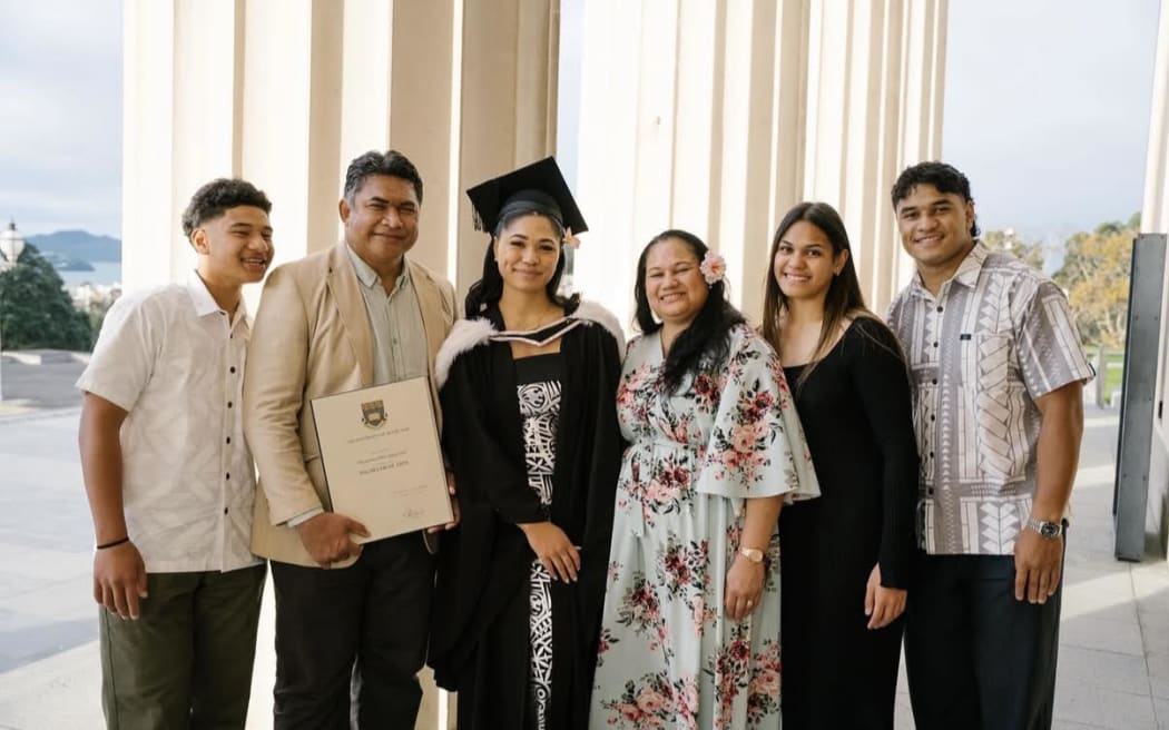 Maruseana Sititi and her family, photographed by @falefiaroache x @roachestudio
