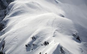 Snow on mountain slope (stock photo)