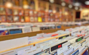 Free record collection in vinyl store image, public domain CC0 photo.

More:

 View public domain image source <a href="https://pxhere.com/en/photo/686481">here</a>