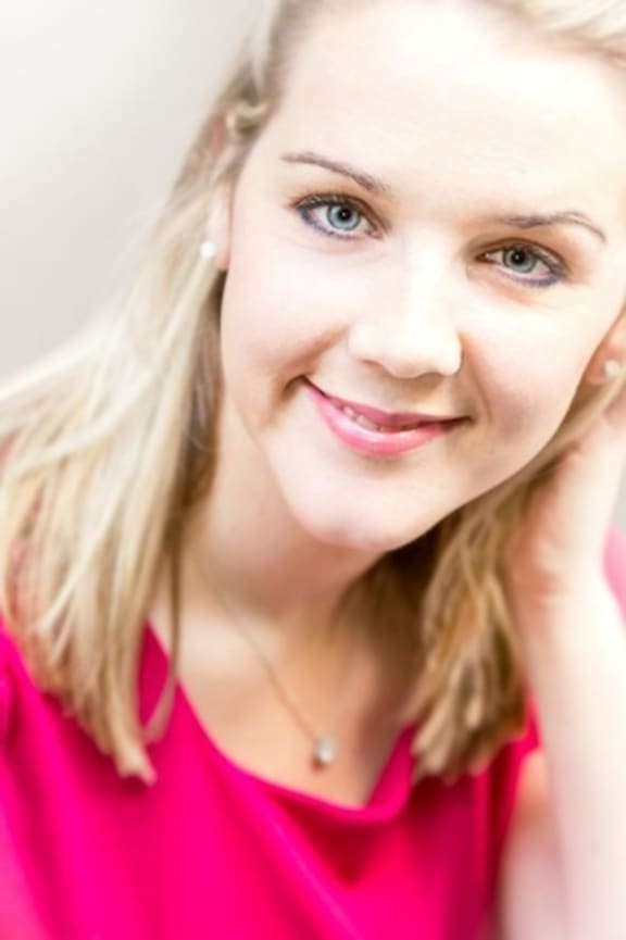 Dunedin born Soprano Emma Fraser