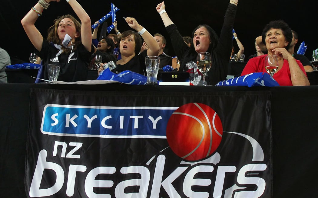 Breakers fans