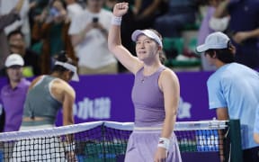 New Zealand's Lulu Sun celebrates her victory against USA's Claire Liu in their women's singles semi-final match at the Guangzhou Open tennis tournament in Guangzhou, southern China's Guangdong province on October 25, 2025. (Photo by AFP) / China OUT / CHINA OUT / CHINA OUT