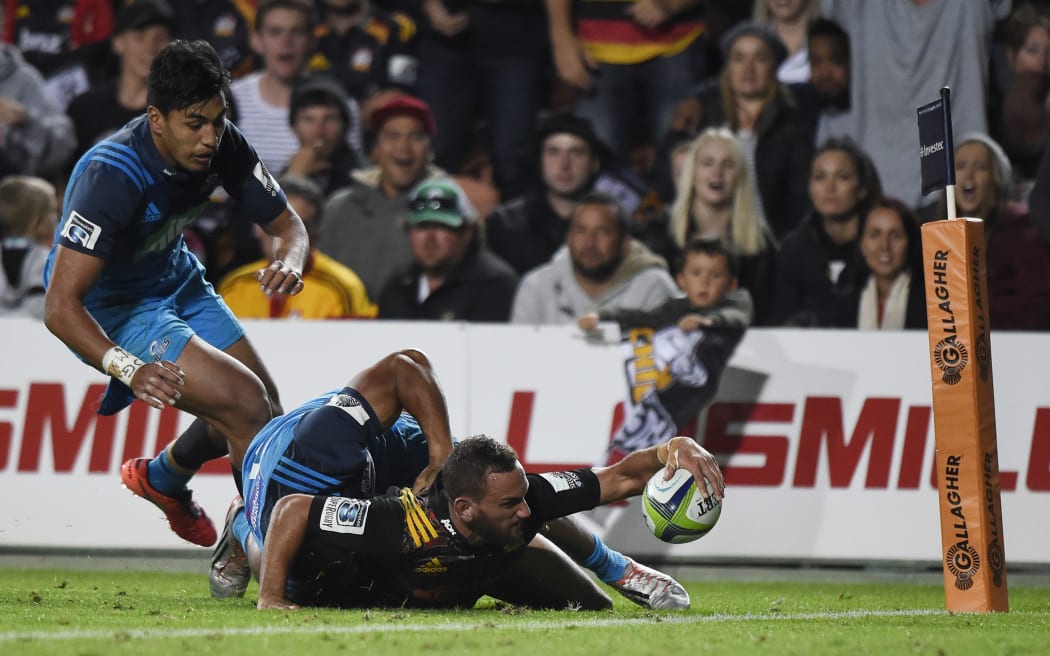 Aaron Cruden scores for the Chiefs against the Blues 2016.