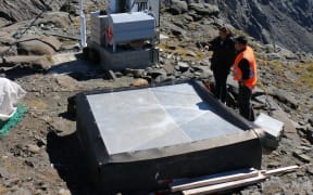 scales to weigh snow