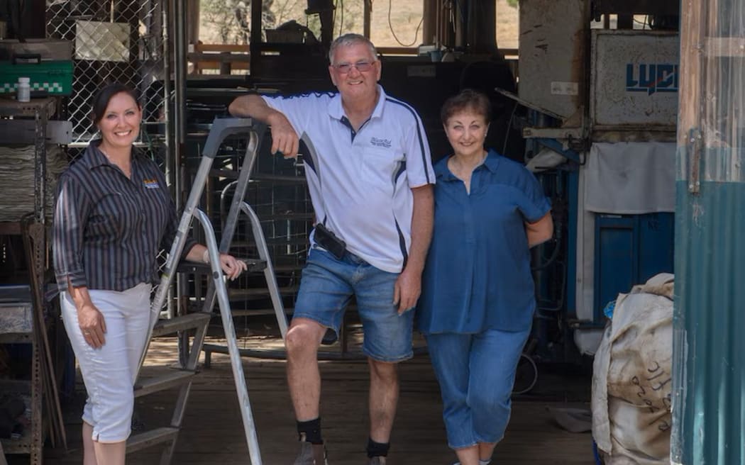 BlazeAid chief executive Melissa Jones's parents, Kevin and Rhonda, founded the organisation in 2009.  (Supplied: Melissa Jones)