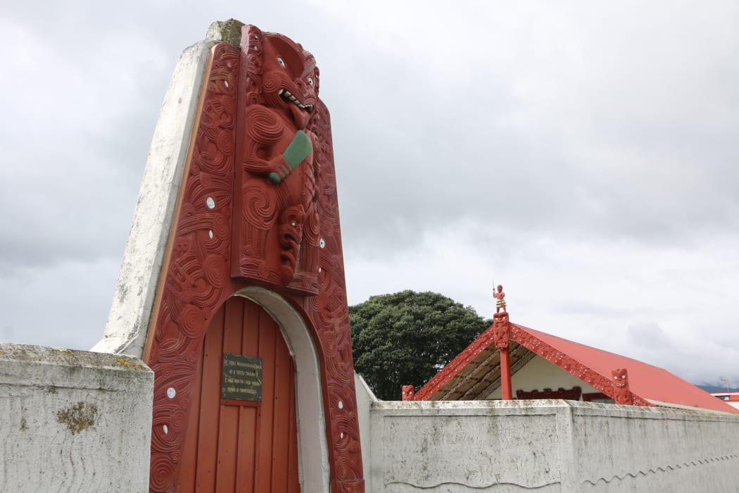 According to the 2013 census, 33.4 per cent of the 5778 people who live in Ōtaki population are Māori, and over half of them can kōrero Māori.