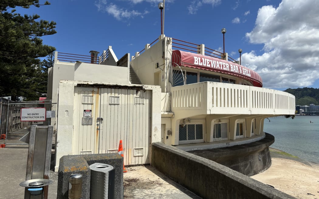 Originally built as a bathing pavilion in 1938, the Oriental Bay Band Rotunda housed several restaurants and bars from the 1980s until it was found to be quake prone.