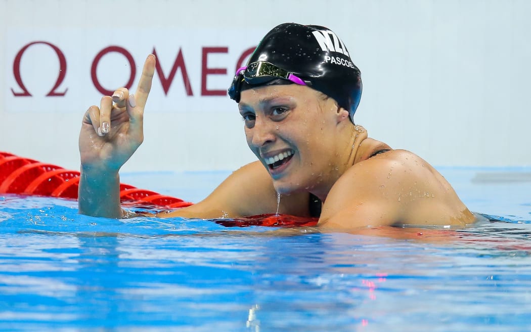 Sophie Pascoe wins gold at Rio 2016 Paralympics.