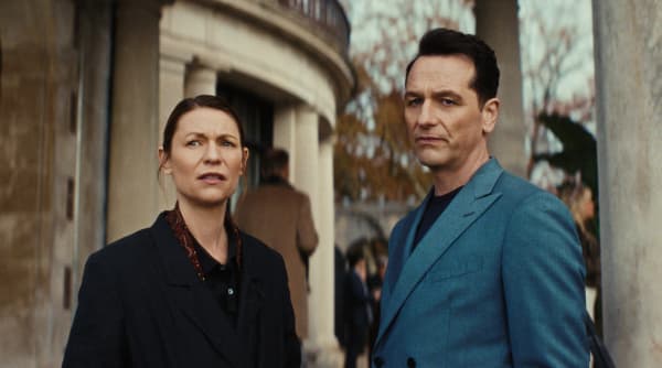 Claire Danes and Matthew Rhys in The Beast in Me.