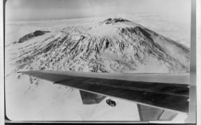 Mt Erebus. Aviation: Accidents NZ, Antarctic 79. April 30, 1979. (Photo by Fairfax Media NZ)
