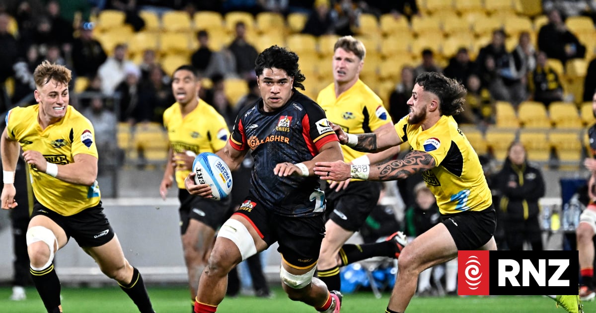 Breakthrough Sititi display powers Chiefs into Super Rugby final | RNZ