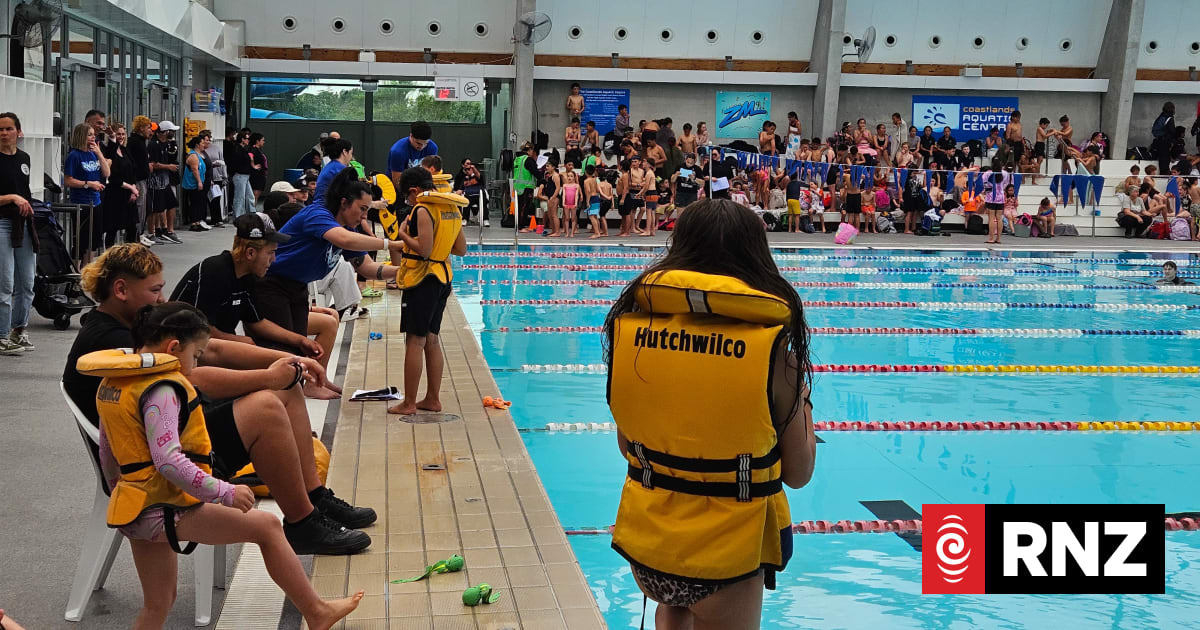 Hundreds of children embracing te reo swim safety lessons