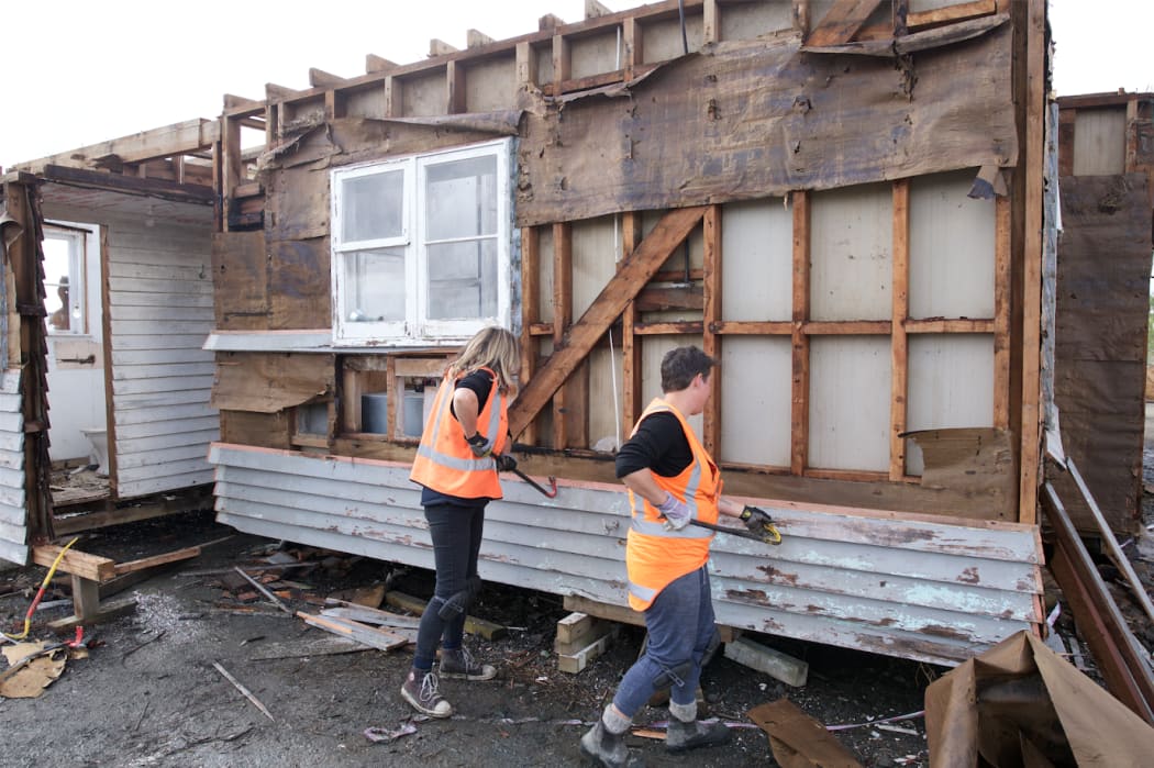 How to deconstruct a house.