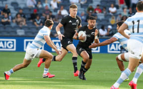 Richie Mo'unga in possession. Tri Nations rugby union test match. New Zealand All Blacks v Argentina Pumas. Bankwest Stadium, Sydney, Australia. 14th Nov 2020. Copyright Photo: David Neilson / www.photosport.nz