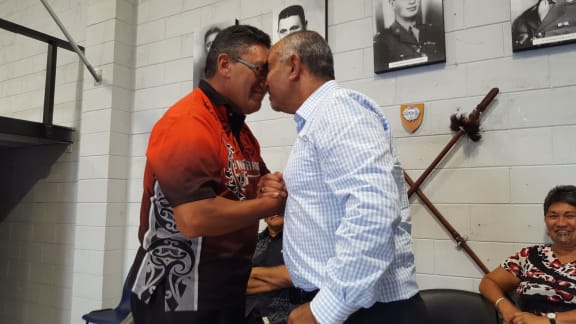 Hone Harawera (left) & Tukoroirangi "Tuku" Morgan seal the new deal.