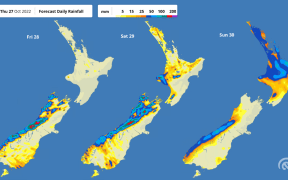 Metservice heavy rainfall forecast for Fri 28, Sat 29, and Sun 30 October. Shows heavy rain first setting in on South Island's West Coast before moving up the country.