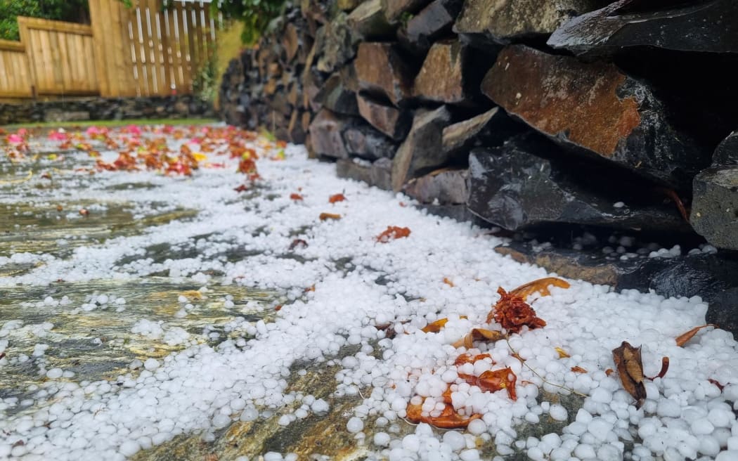 It has started hailing in Kinmont Park near Dunedin with hailstones bouncing off roofs.