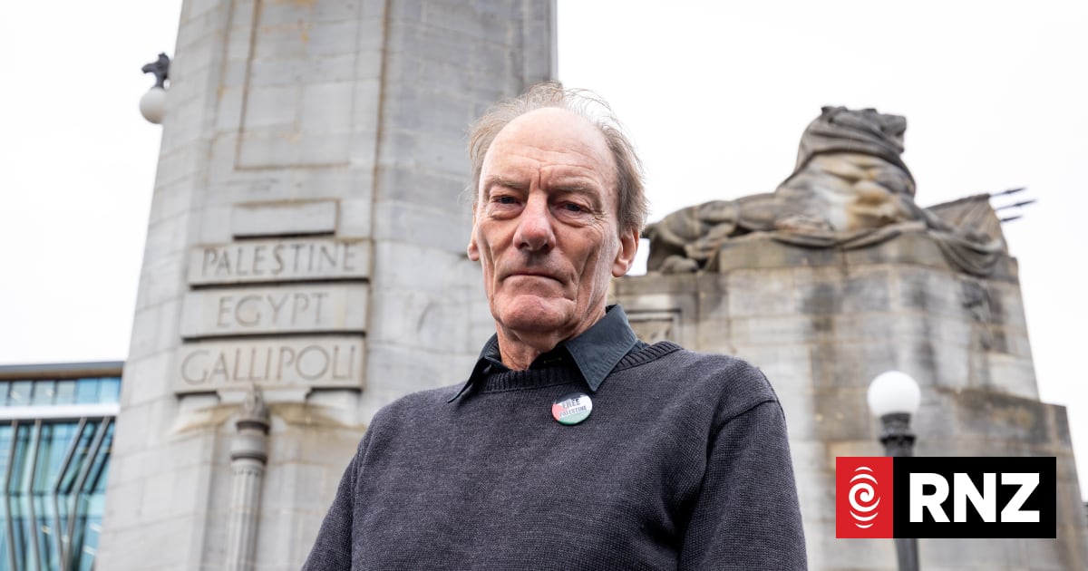 Veteran activist John Minto gets $10,000 from police after unlawful arrest