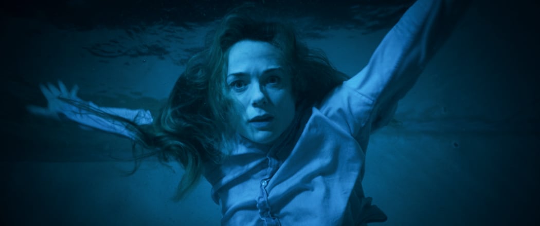 Kerry Condon as Eve Waller in Night Swim, directed by Bryce McGuire.